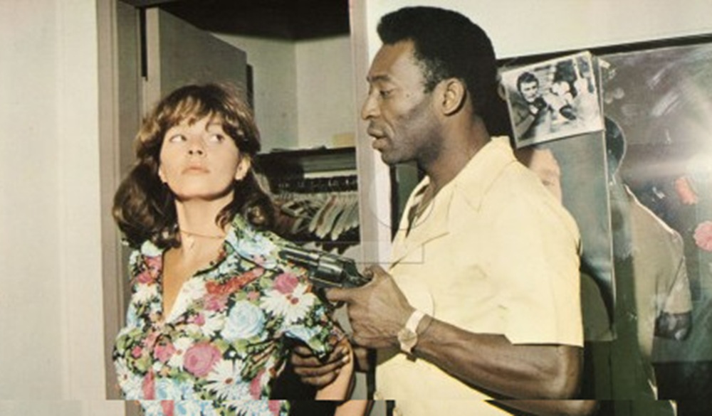 Filme com Pelé, lançado em 1980, fez crítica social sobre a segurança pública