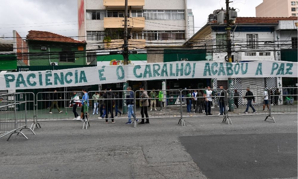 Academia de Futebol do Palmeiras é alvo de ataque com rojões