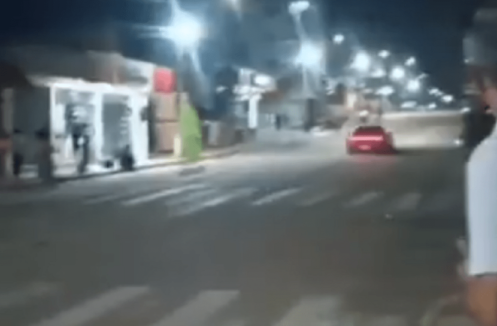 Mulher morre atropelada por Porsche durante exibição de automóveis em SC; duas pessoas ficam feridas