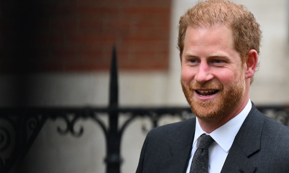 Príncipe Harry retornará ao Reino Unido para evento no terceiro aniversário de morte da rainha Elizabeth II