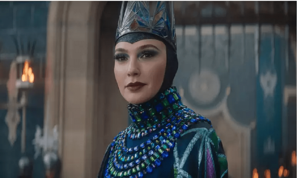 Gal Gadot como 'Rainha Má'