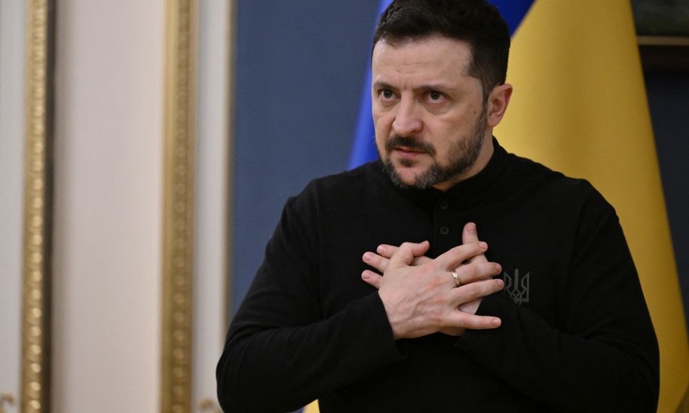 Zelensky rejeita ceder território à Rússia e diz que Kiev deve participar de negociações para fim da guerra 