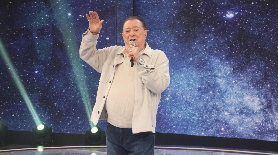 Raul Gil reaparece em vídeo após receber alta hospitalar: ‘Estou voltando para valer’