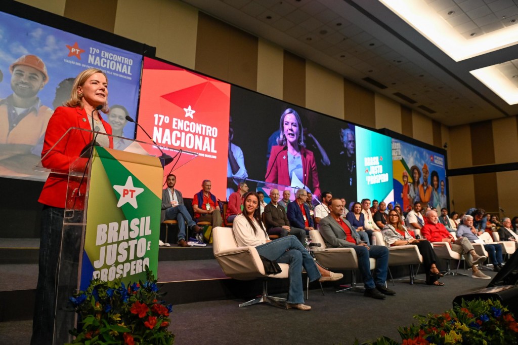 ‘Tarcísio vai aumentar a desigualdade se for presidente’, diz Gleisi após fala do governador em leilão na B3