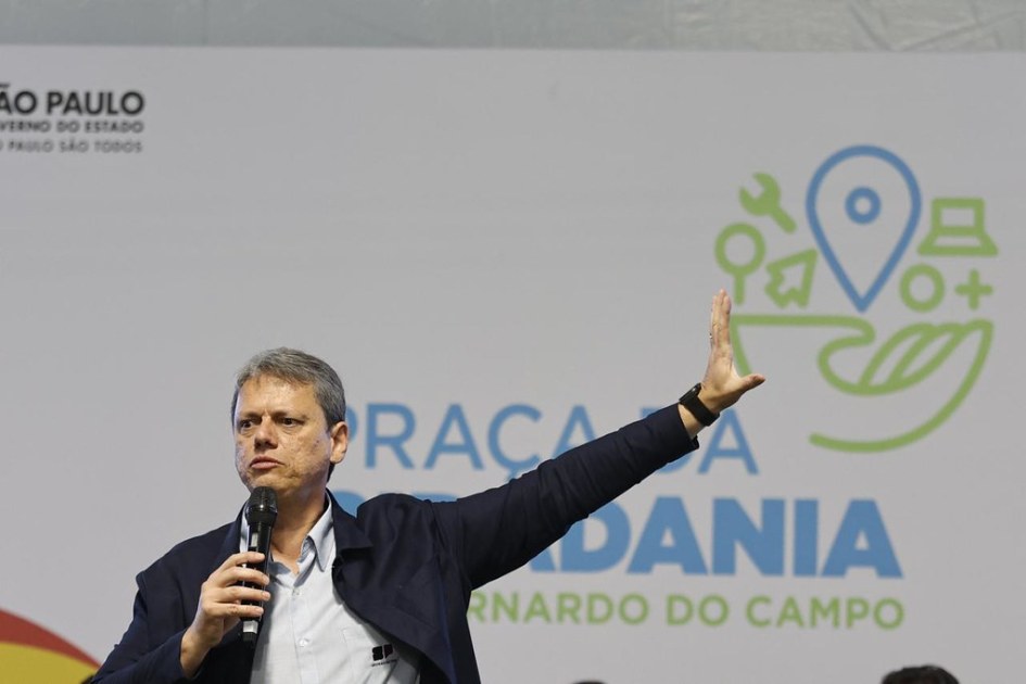 Tarcísio de Freitas na inauguração da Praça da Cidadania