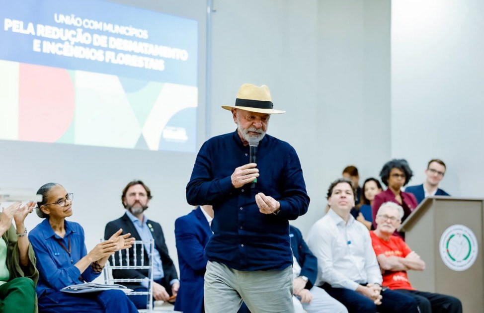 Lula Cerimônia de implementação do Programa União com Municípios pela Redução do Desmatamento e Incêndios Florestais Presidente da República