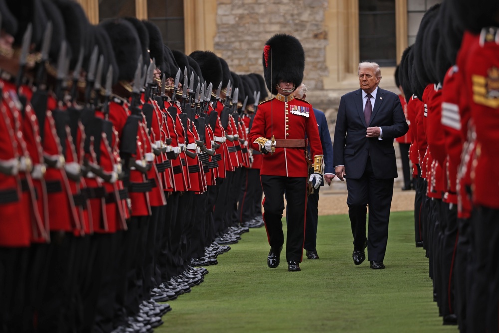 Charles III recebe Trump no castelo de Windsor, nos arredores de Londres