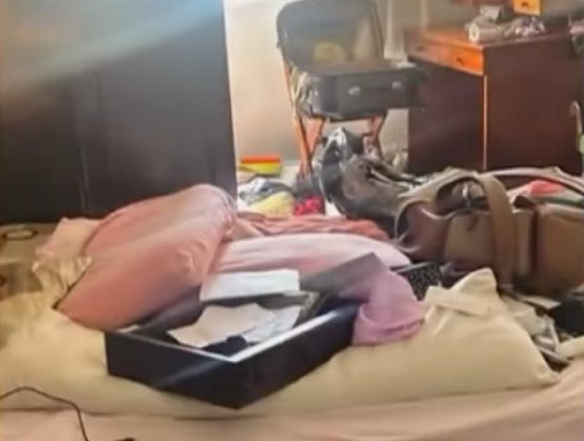 Vídeo divulgado por Flávio Bolsonaro mostra quarto revirado por assaltantes