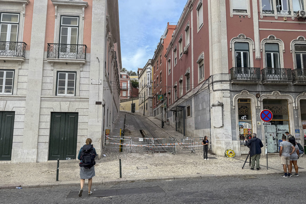Acidente no Elevador da Glória em Lisboa ocorreu após ‘desconexão’ de cabo