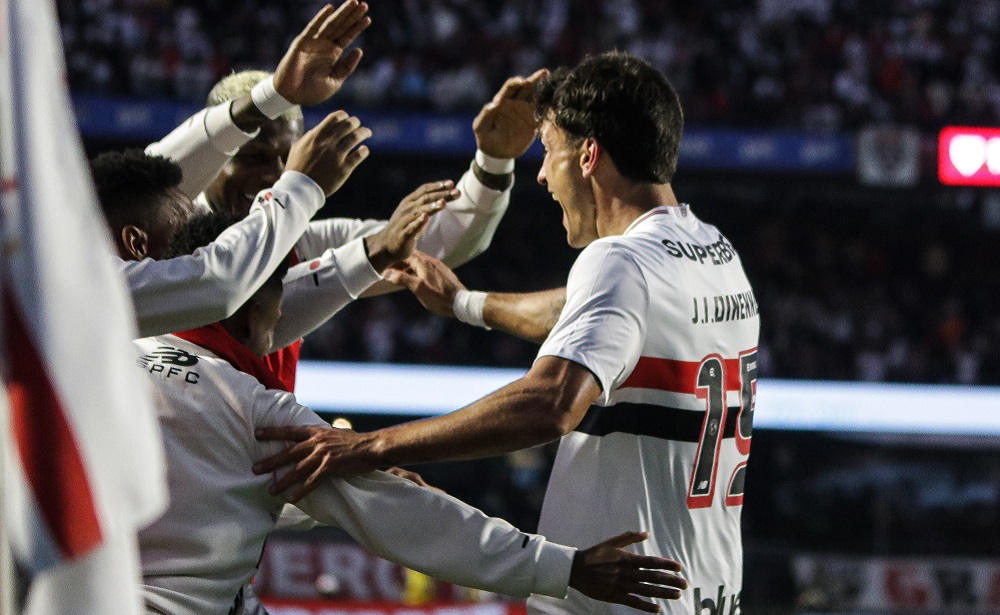 São Paulo vence o Botafogo em casa com gol de Dinenno no Campeonato Brasileiro