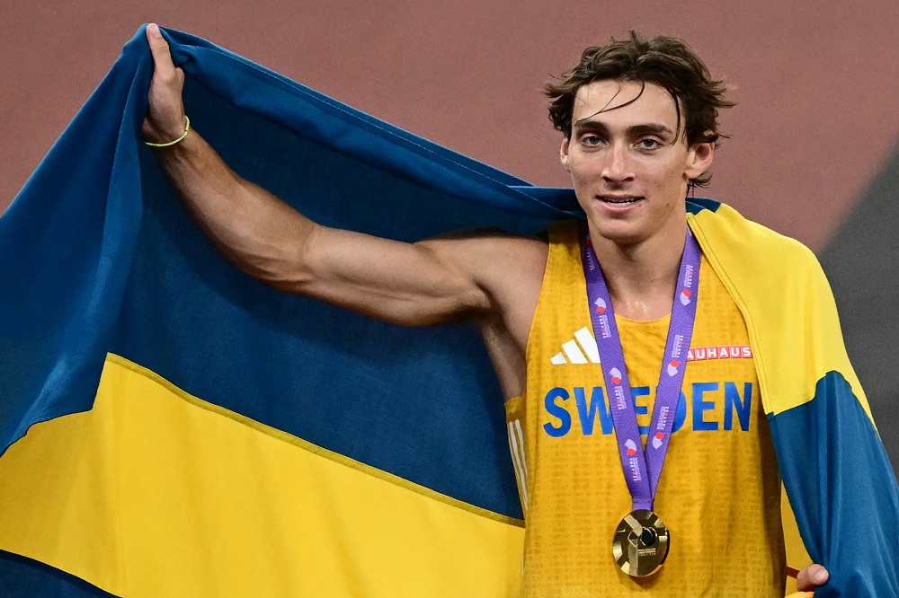 Sueco Armand Duplantis bate o recorde mundial do salto com vara com 6,30 metros
