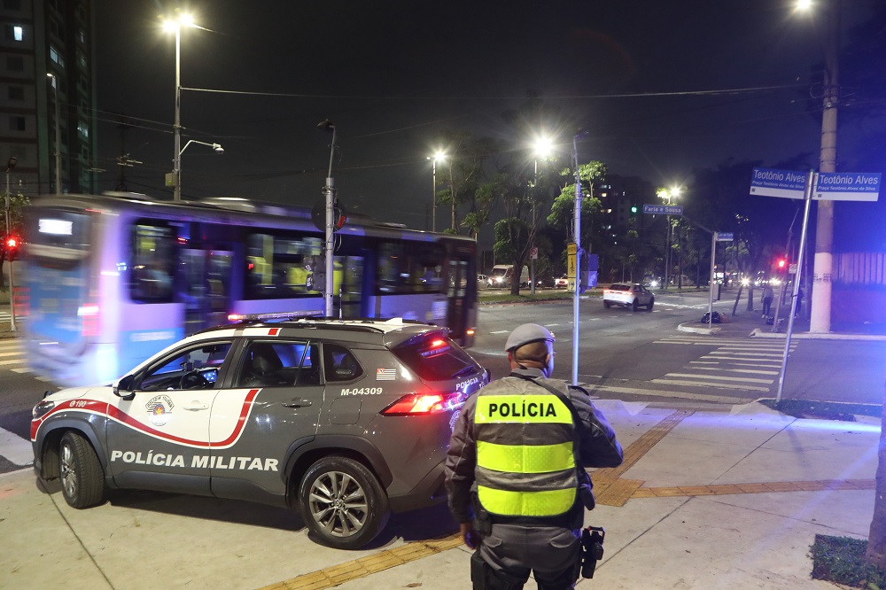 MP denuncia por tentativa de homicídio homem que jogou pedra em ônibus e feriu passageira em SP