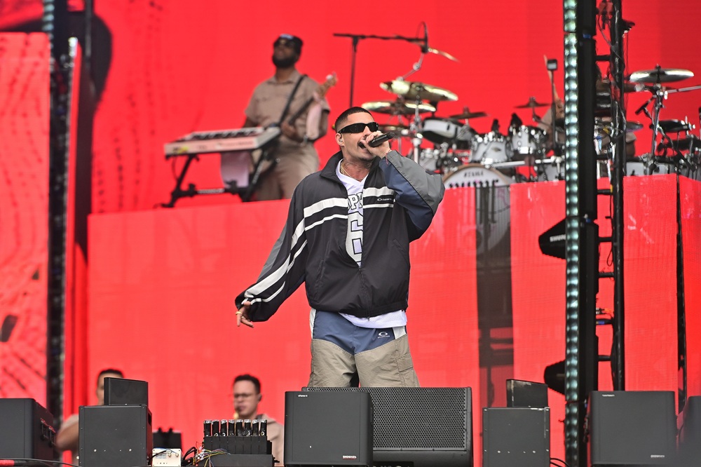 Filipe Ret pede liberdade para Oruam durante show no The Town