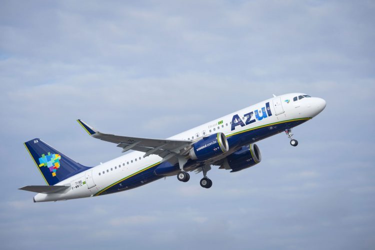 Avião da Azul com destino a Curitiba retorna ao Rio de Janeiro após problemas técnicos