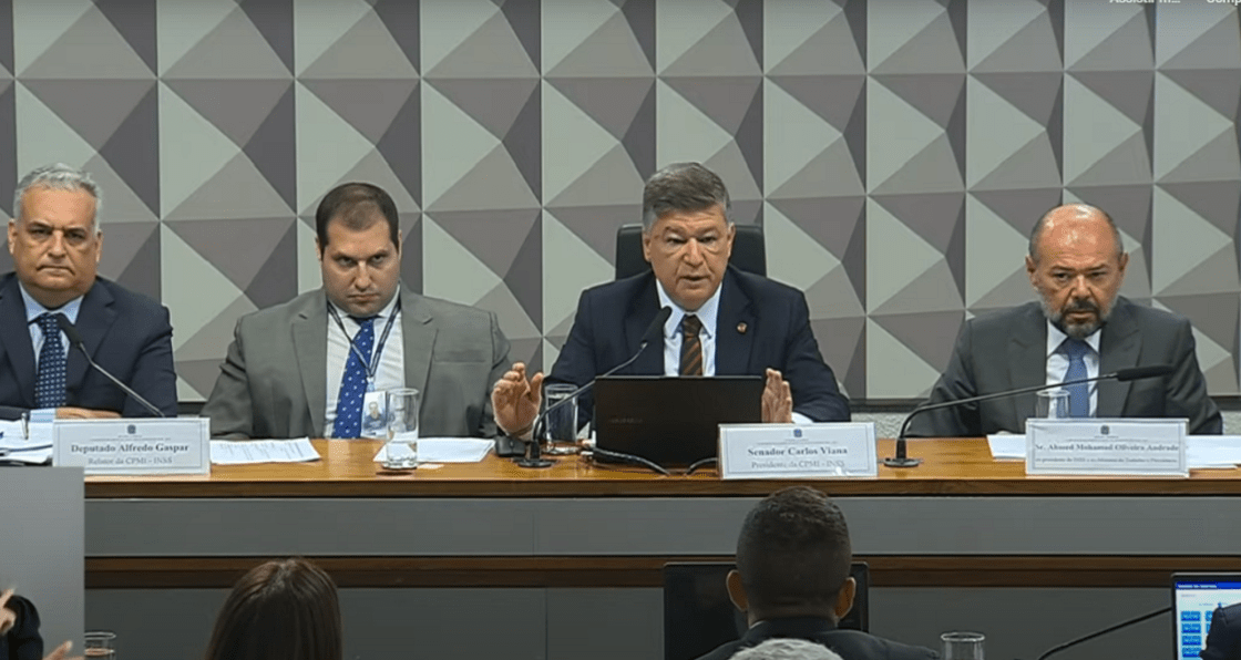CPMI ouve ex-ministro José Carlos Oliveira
