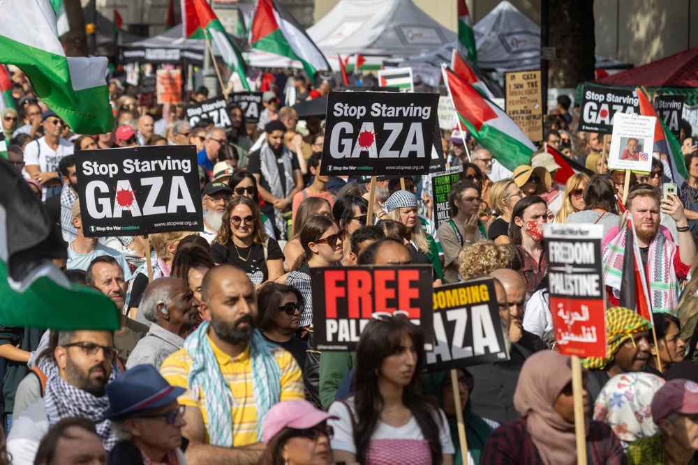 Número de detidos em protestos pró-Palestina em Londres chega a quase 900