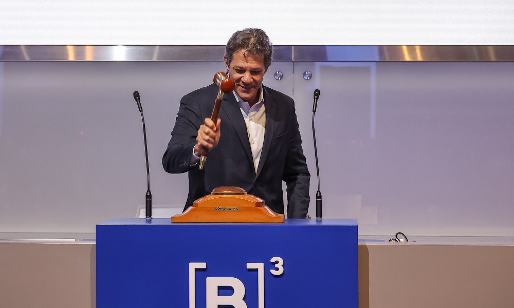 Haddad afirma que ‘dois governos deram as mãos para chegar o dia de hoje’ em leilão do Santos-Guarujá