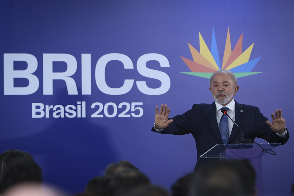 Lula se reúne com membros do Brics e não pretende irritar Trump