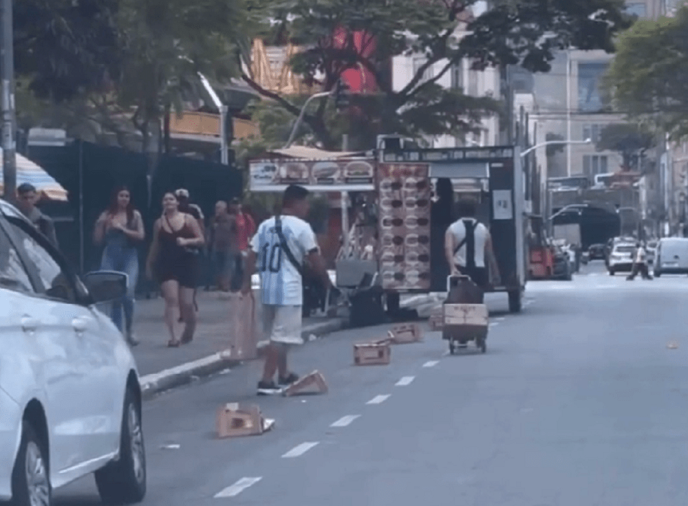 Flanelinhas são alvos de megaoperação contra golpe da Zona Azul em SP