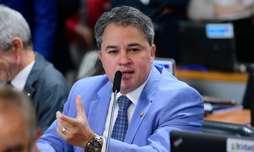 Senador alerta que inadimplência empresarial causou R$ 200 bilhões em prejuízos e favoreceu crime organizado