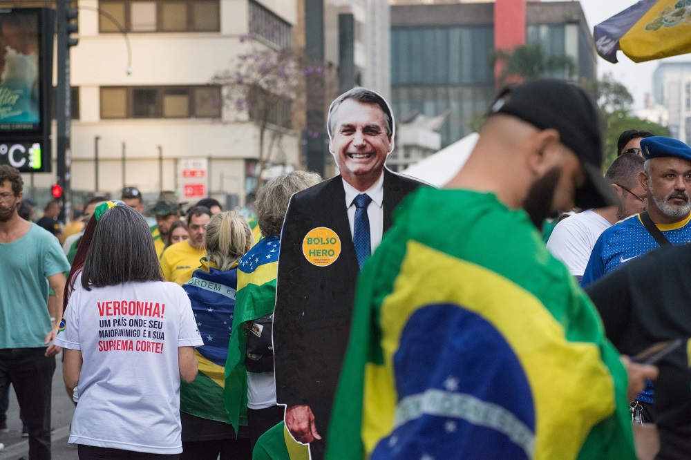 Manifestantes começam a se aglomerar na Avenida Paulista em ato por anistia a Bolsonaro