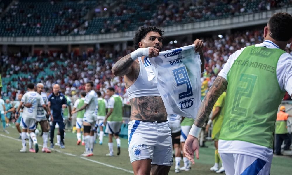 Gabigol decide, Cruzeiro vence o Bahia e assume a vice-liderança do Brasileiro