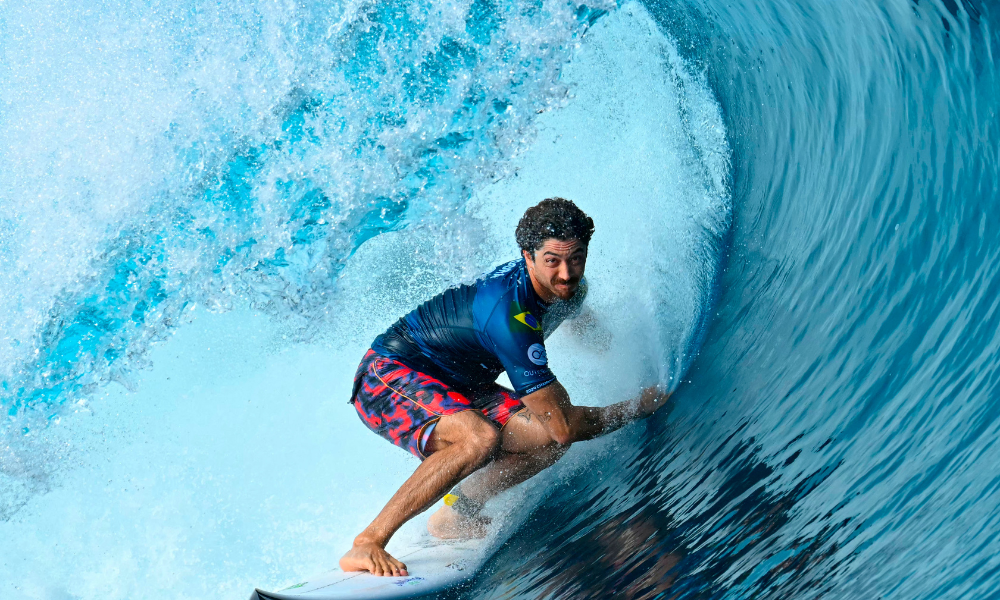 Yago Dora conquista Mundial de Surfe pela primeira vez e mantém hegemonia da ‘Brazilian Storm’: veja como foi