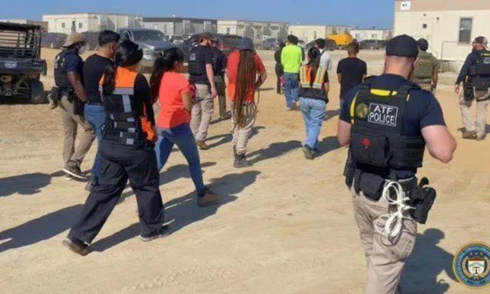 Tribunal derruba política de Trump que mantinha imigrantes presos pelo ICE sem audiência de fiança