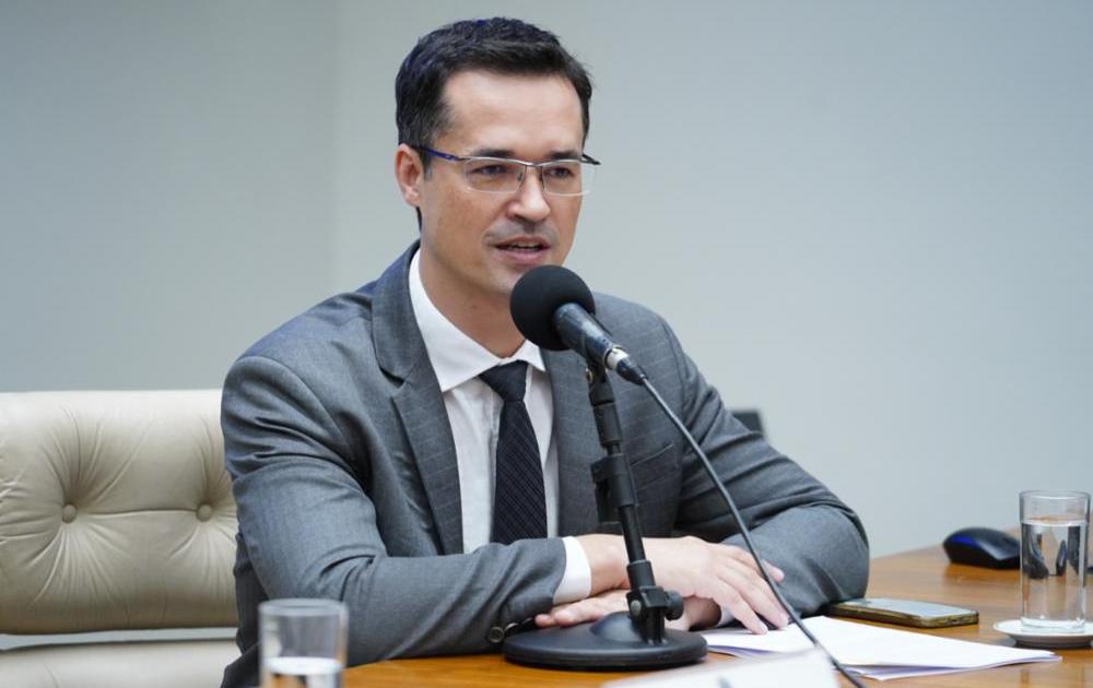 TRE-PR dá 24h para Deltan explicar divulgação de dados sigilosos de Zanin