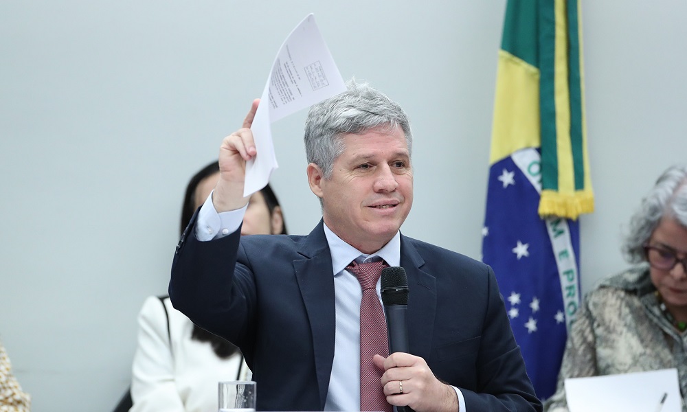 Ministro do Desenvolvimento Agrário diz acreditar que tarifas dos EUA para carnes, frutas e café serão as próximas a cair