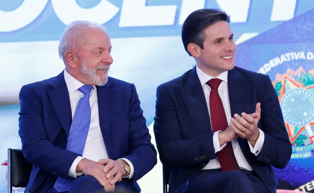 Governo perde ministro do Centrão, vê anistia avançar e se distancia do Congresso