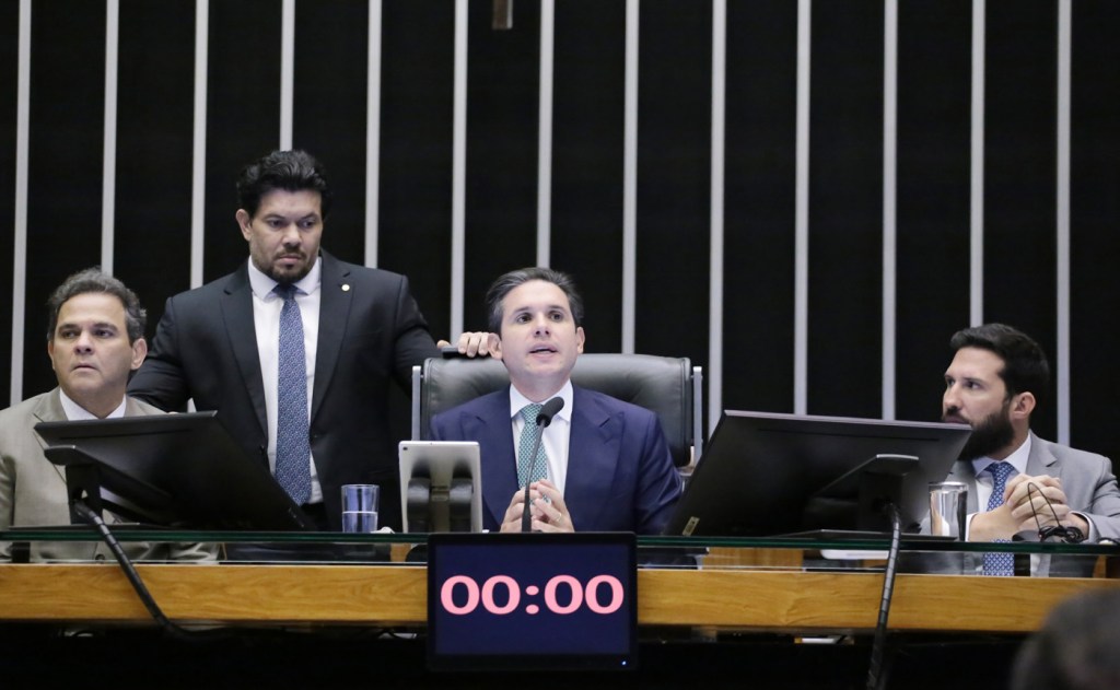 PEC da Blindagem pode barrar ações contra corrupção no uso de emendas
