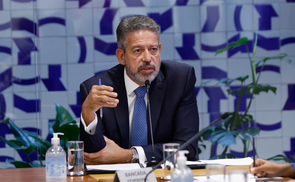 Lira diz que Senado terá até dezembro para devolver texto do IR à Câmara se fizer alterações