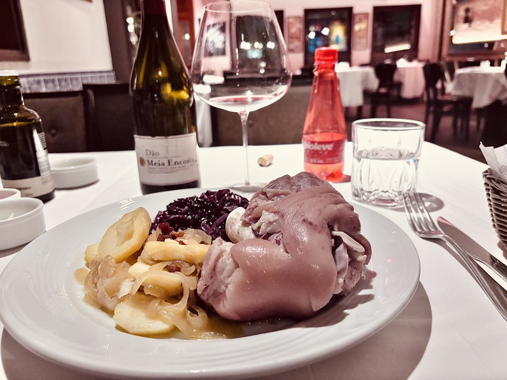 Joelho de porco vai bem com vinho? Saiba mais sobre a culinária alemã e suas harmonizações