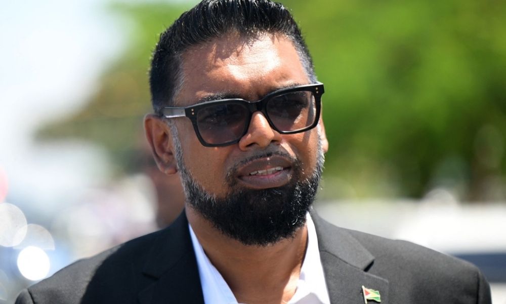 Irfaan Ali assume segundo mandato em Guiana em meio à transformação do país pelo petróleo e crise com a Venezuela