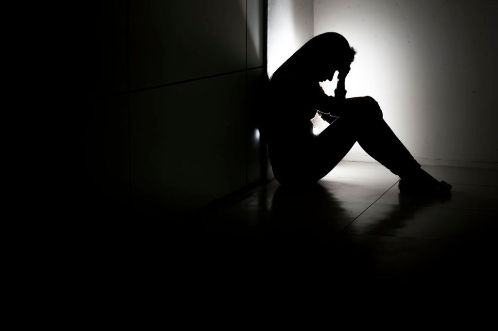 Suicídios representam uma morte em cada cem no mundo, informa OMS