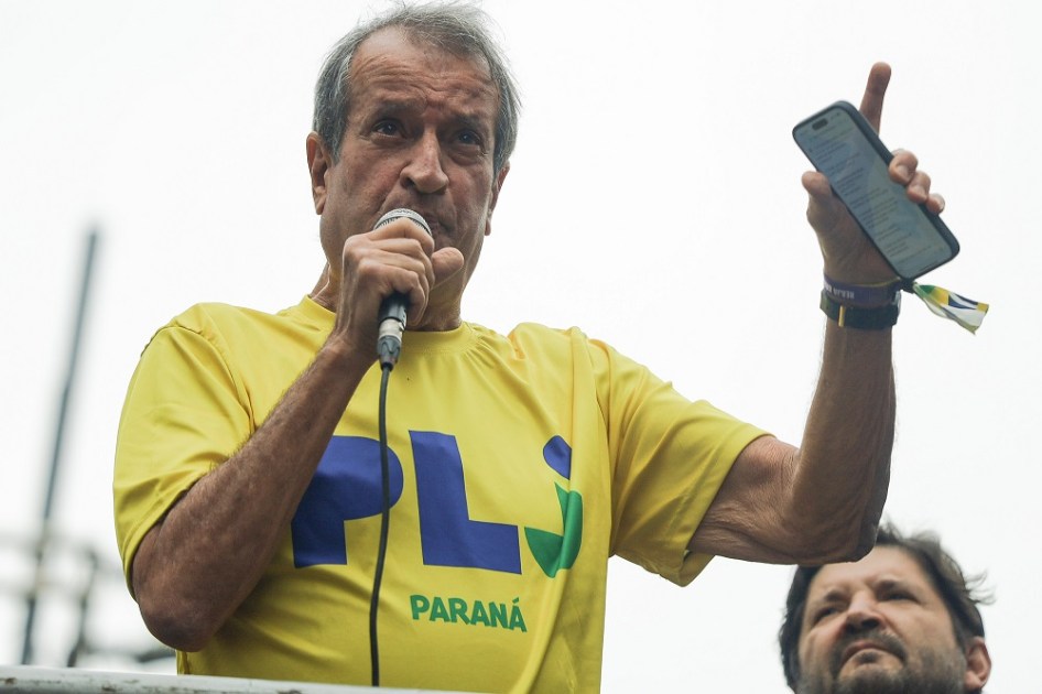 O presidente nacional do PL, Valdemar Costa Neto, participa de ato na Avenida Paulista