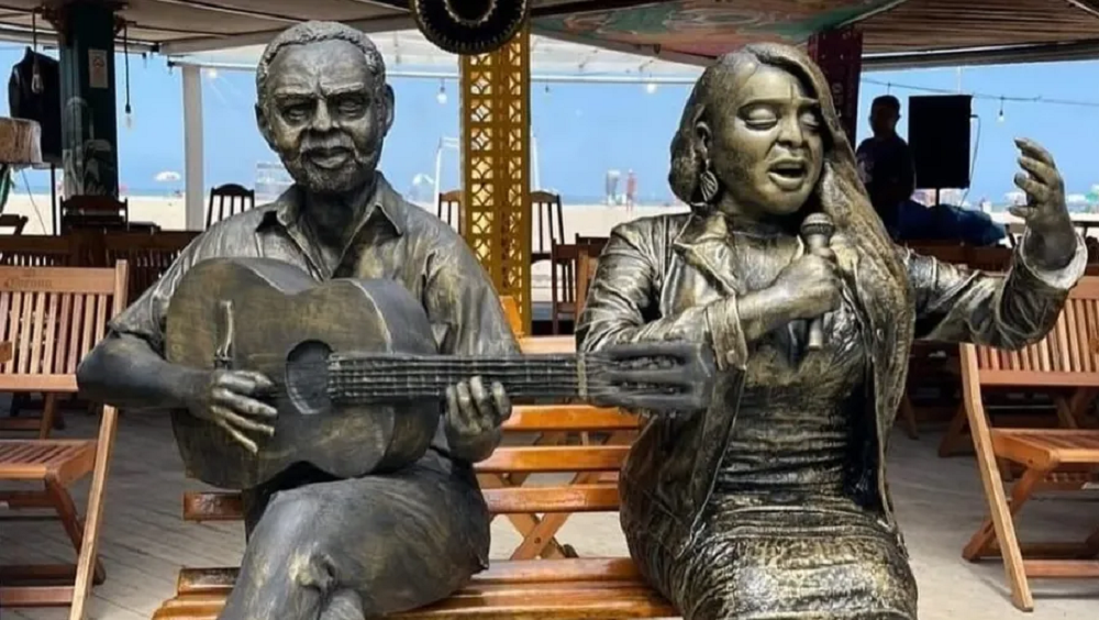 Estátua Preta Gil