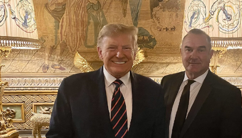 Mike Kohoe e Trump