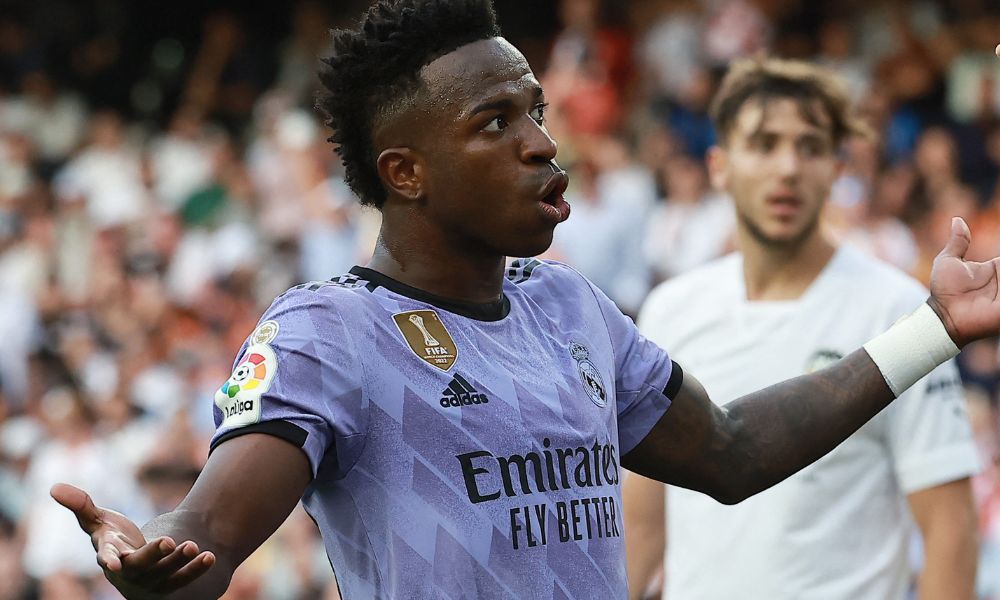Vini Júnior se irrita com substituição e Xabi Alonso admite
