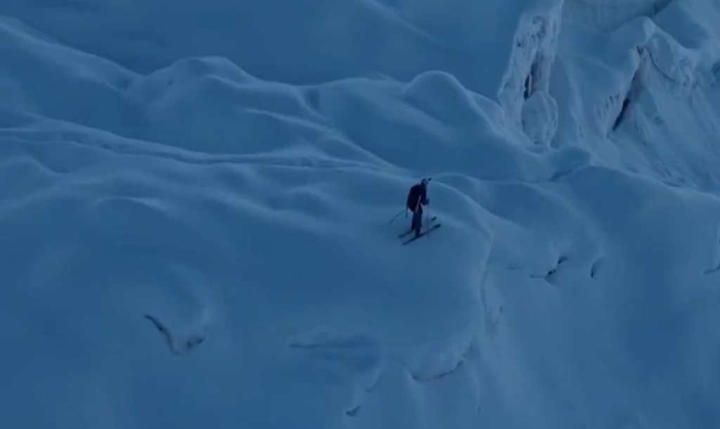 Alpinista polonês é o primeiro a descer o Everest esquiando sem oxigênio adicional