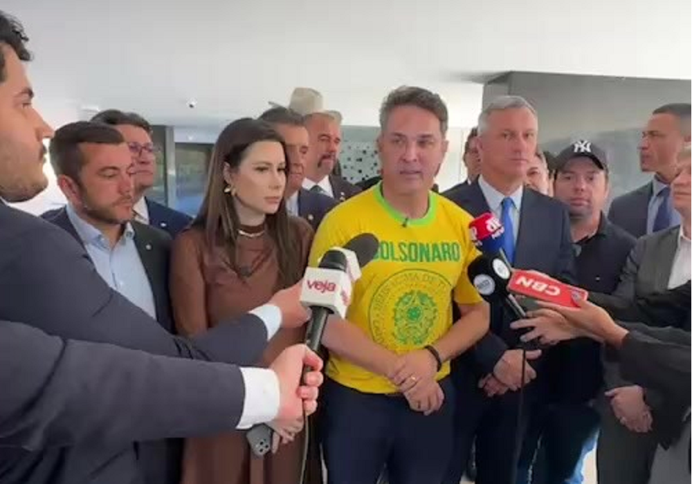 Oposição articula aprovação de anistia durante julgamento de Bolsonaro no STF