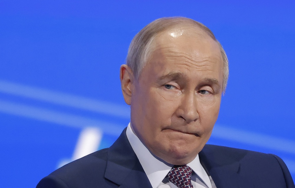 Putin diz que Rússia segue sendo ‘um dos principais produtores de petróleo’, apesar das pressões