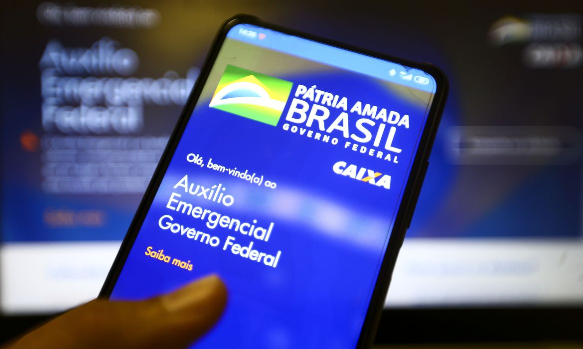 Auxílio emergencial: 177 mil famílias devem devolver valores indevidos