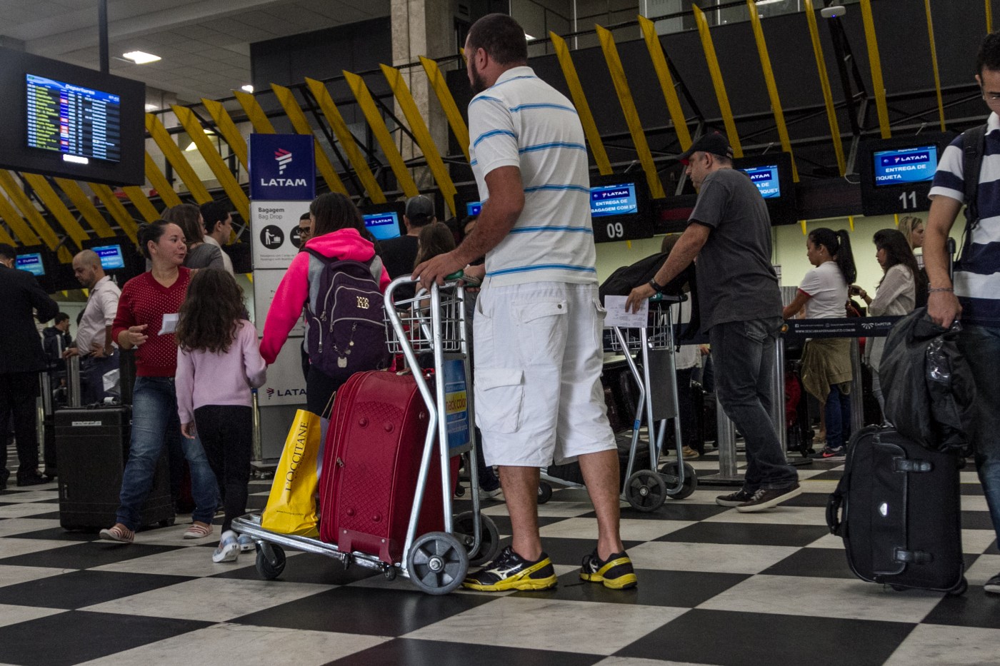 Relator prevê gratuidade de mala de mão só em voo nacional e debaterá sobre bagagem despachada