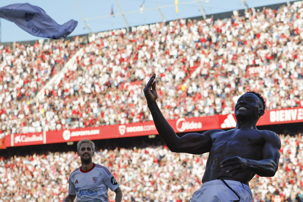 Barcelona é goleado pelo Sevilla e perde a invencibilidade no Campeonato Espanhol