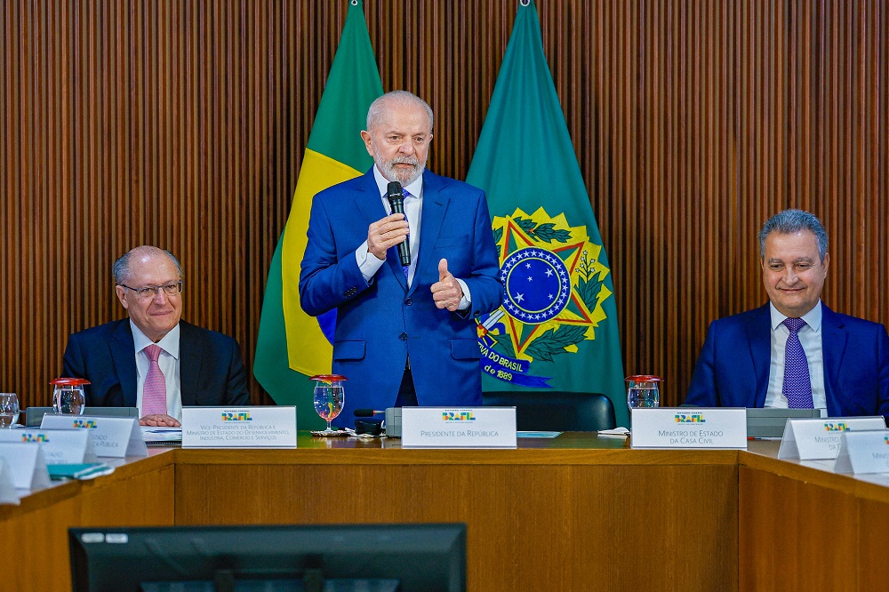 Lula reúne ministros no Alvorada e discute Operação Contenção