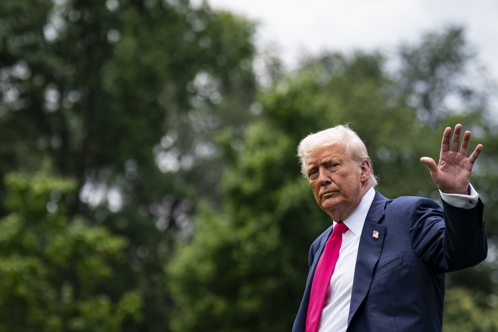 Trump visita Fed em meio a críticas ao chefe do banco central americano