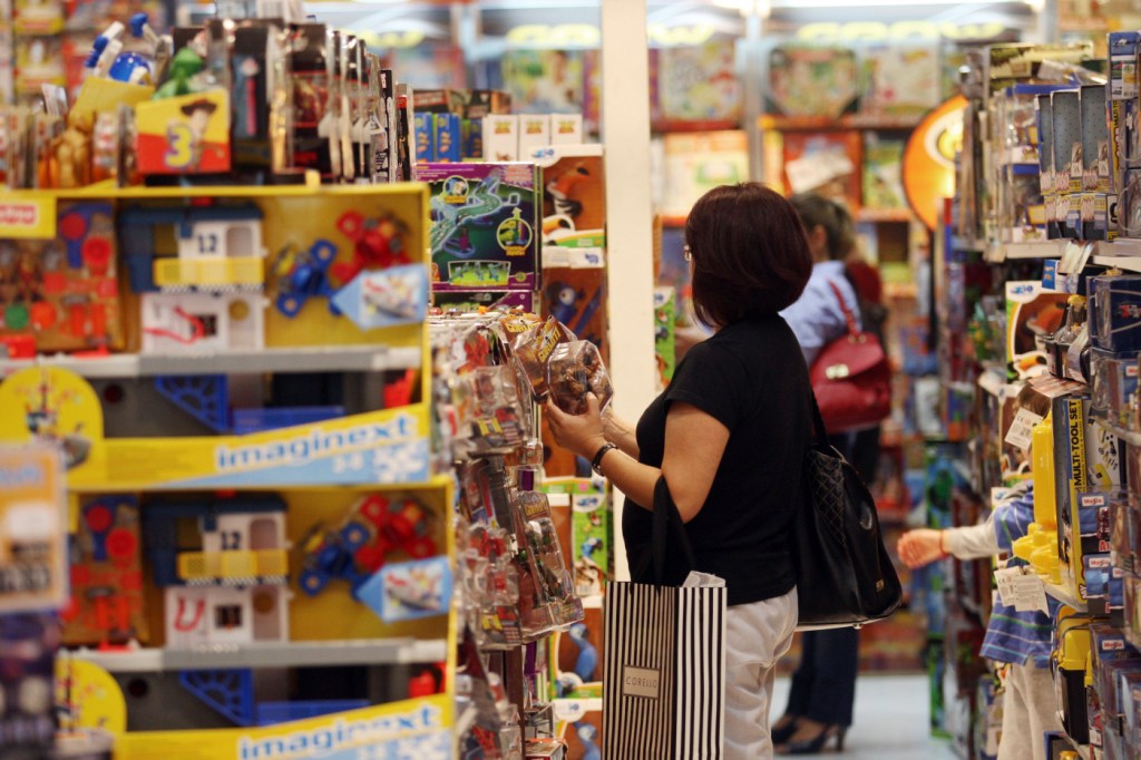 Oito em cada dez brasileiros devem comprar presentes para o Dia das Crianças, aponta pesquisa