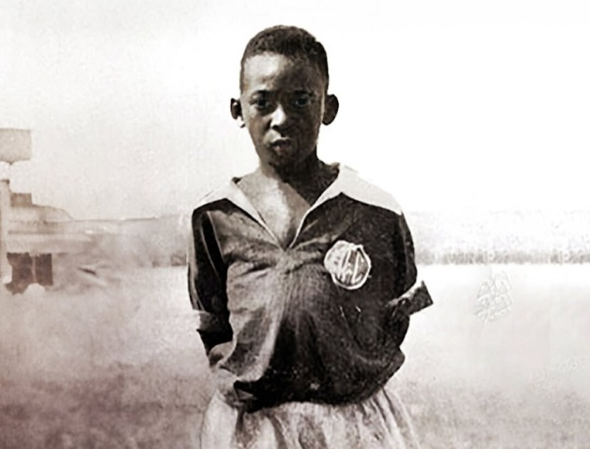 Foto da infância de Pelé publicada na conta do Rei no Instagram